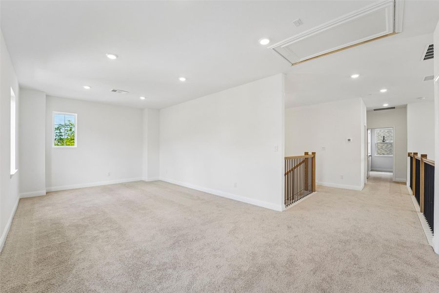 Spacious, unfurnished interior of a new home in Evergreen 55', Conroe (Image 38). Spacious, unfurnished interior of a new home in Evergreen 55', Conroe (Image 38).