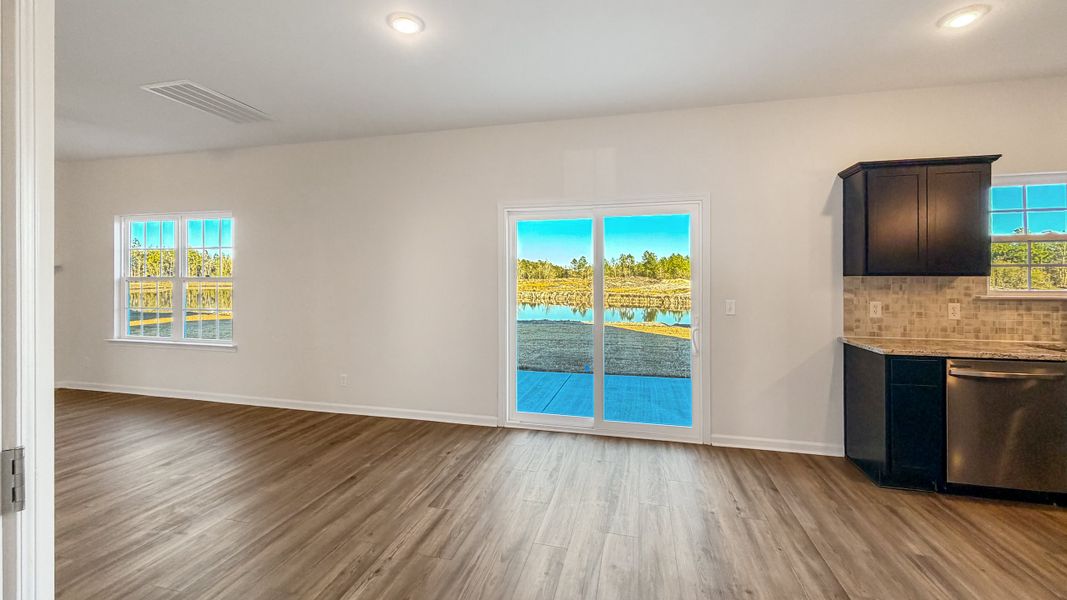 Spacious, unfurnished interior of a new home in Grand Reserve, Hinesville (Image 12).