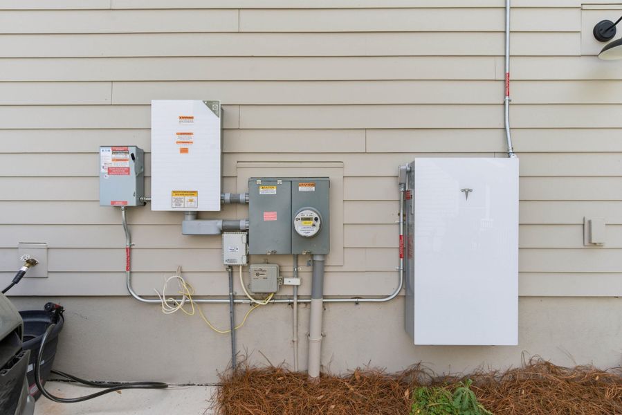 Exterior details and patio area of a home in , Santee (Image 33).