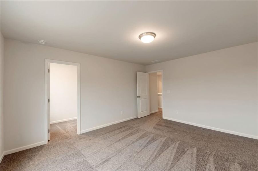 Spacious, unfurnished interior of a new home in , Calhoun (Image 22).