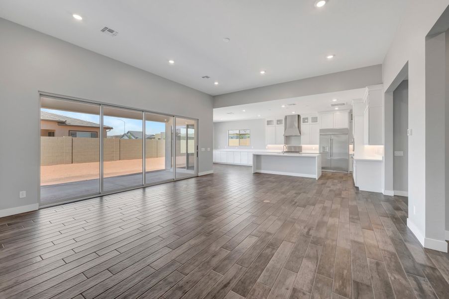 Spacious, unfurnished interior of a new home in Blossom Rock, Apache Junction (Image 20). Spacious, unfurnished interior of a new home in Blossom Rock, Apache Junction (Image 20).