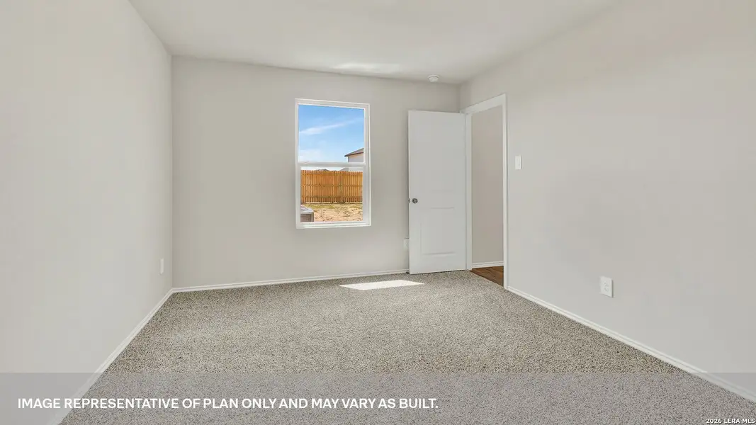 Spacious, unfurnished interior of a new home in , Luling (Image 12).