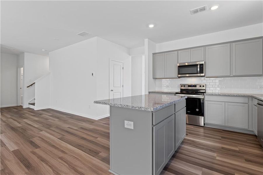 Furnished interior view inside a new home in Avery Ridge, Gainesville (Image 15). Furnished interior view inside a new home in Avery Ridge, Gainesville (Image 15).