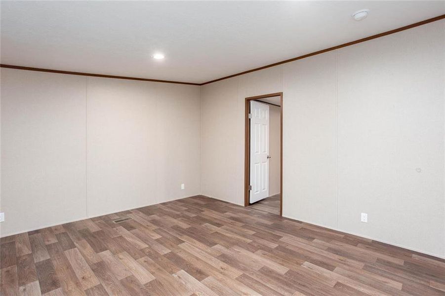 Spacious, unfurnished interior of a new home in , Dallas (Image 37).