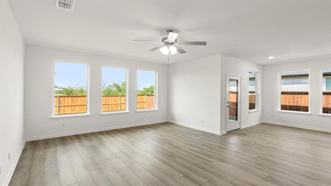 16. 3147 Duck Heights - Family (2) 16. 3147 Duck Heights - Family (2)