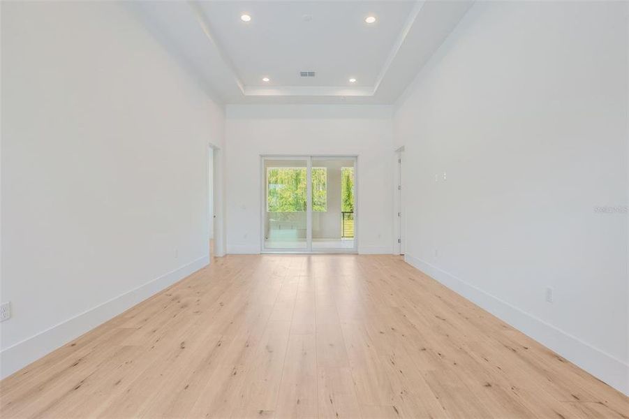 Spacious, unfurnished interior of a new home in , Montverde (Image 43).