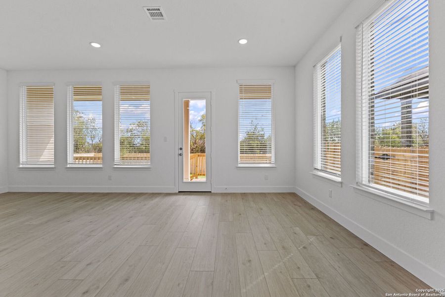 Spacious, unfurnished interior of a new home in , New Braunfels (Image 17).