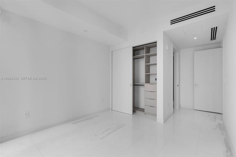 Spacious, unfurnished interior of a new home in , Miami (Image 12).