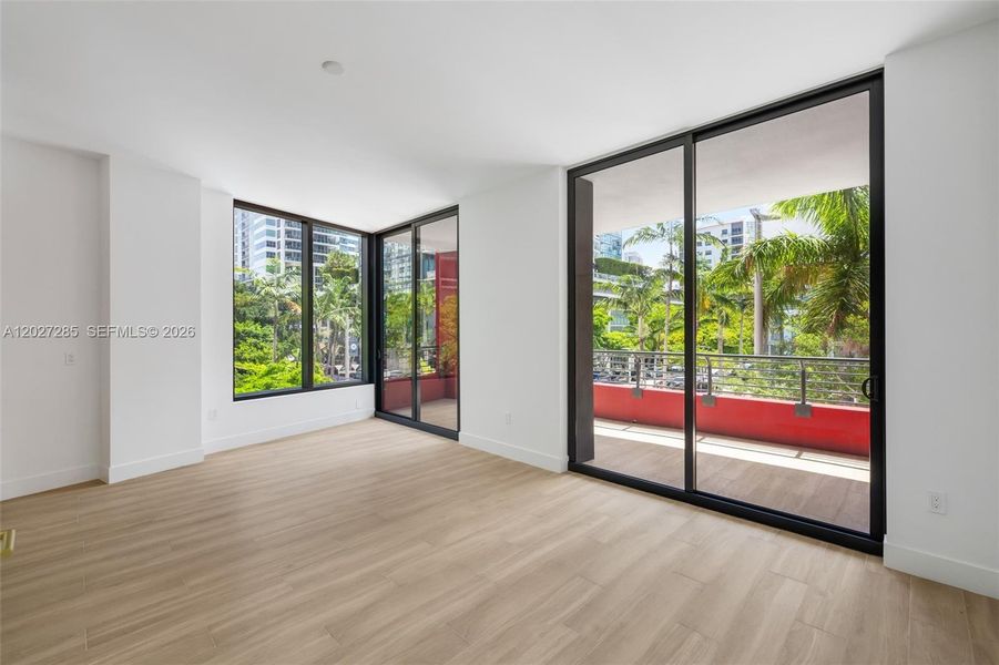 Spacious, unfurnished interior of a new home in , Miami (Image 10).