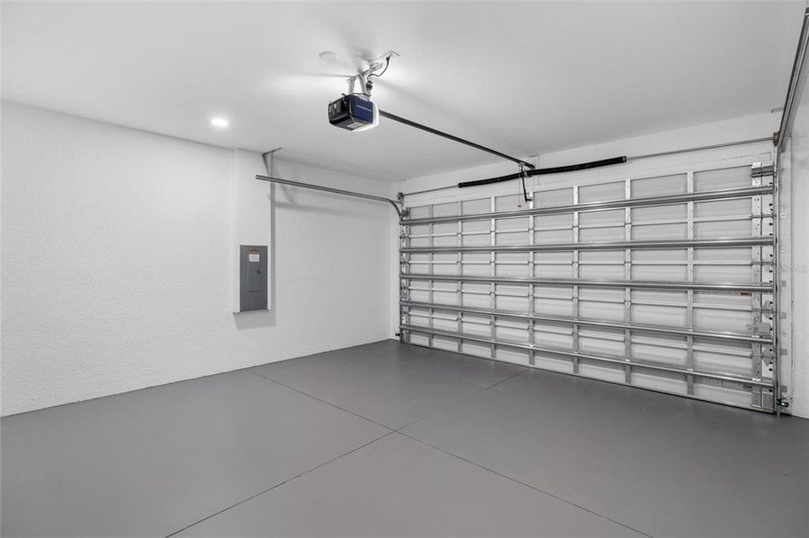 Spacious, unfurnished interior of a new home in , North Port (Image 28). Spacious, unfurnished interior of a new home in , North Port (Image 28).