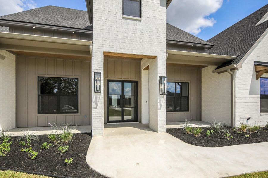Exterior details and patio area of a home in , Bryan (Image 4).
