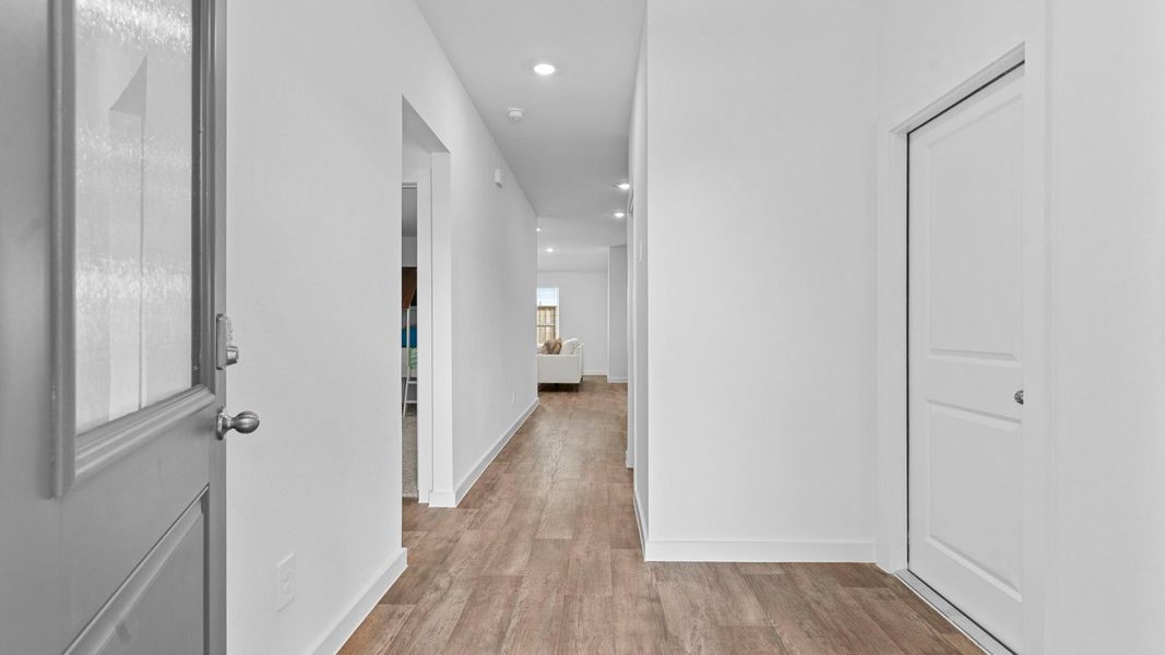 Spacious, unfurnished interior of a new home in Evergreen, Rosenberg (Image 21).