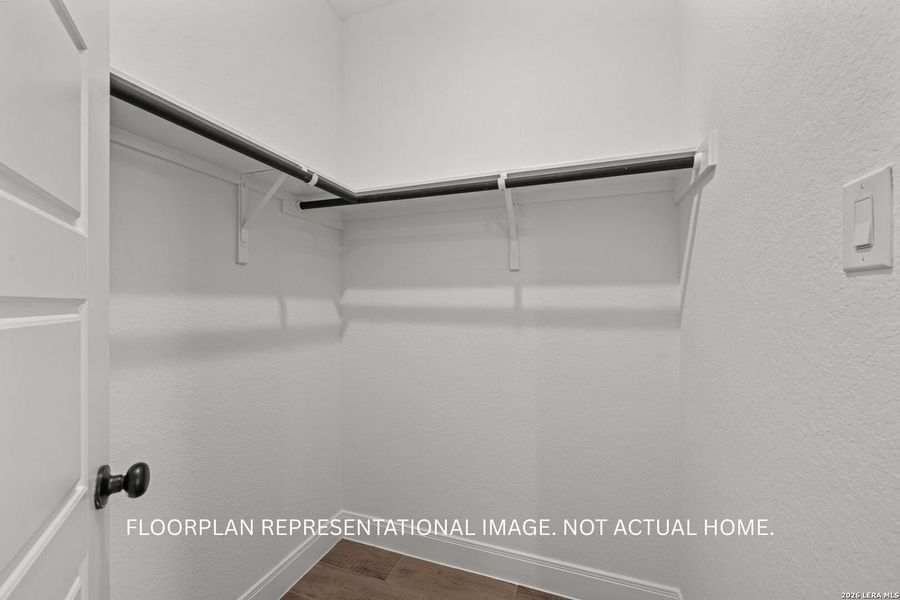 Spacious, unfurnished interior of a new home in Vista Gardens, San Antonio (Image 7).