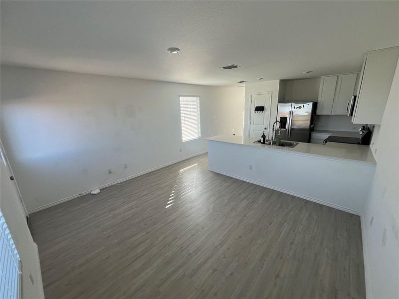 Spacious, unfurnished interior of a new home in Cielo Gardens: Welton Collection, Jarrell (Image 17).