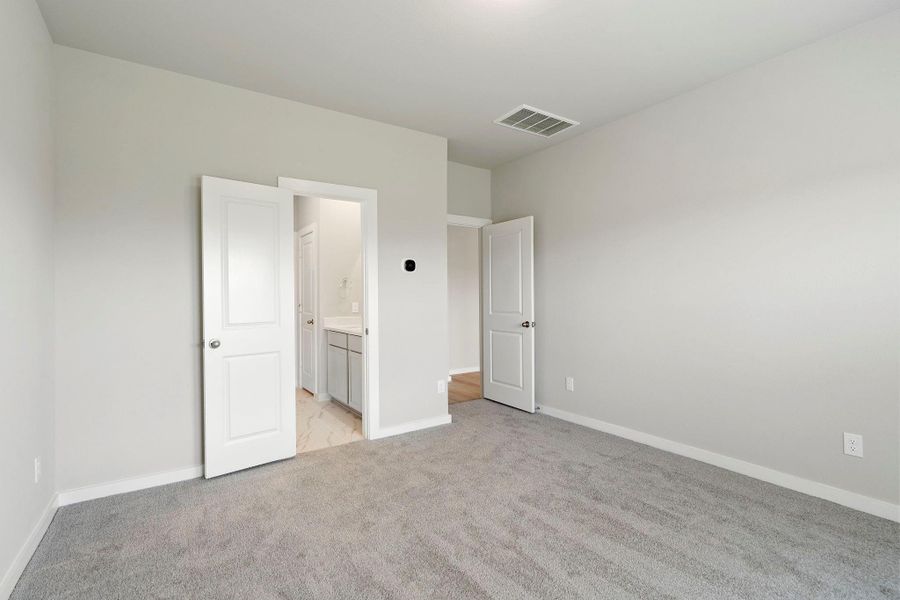 Spacious, unfurnished interior of a new home in , New Caney (Image 18).