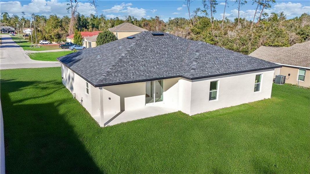 Exterior details and patio area of a home in , Ocala (Image 4).