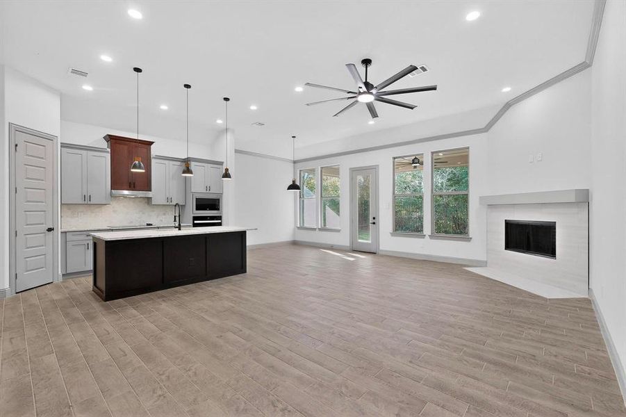 Spacious, unfurnished interior of a new home in , Athens (Image 31).