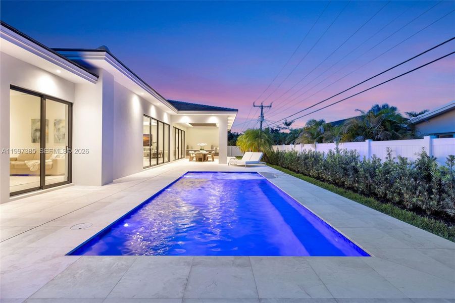 Exterior details and patio area of a home in , Fort Lauderdale (Image 3).