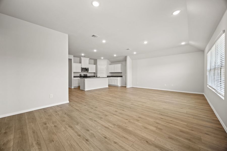 Spacious, unfurnished interior of a new home in Rolling Ridge, Van Alstyne (Image 10). Spacious, unfurnished interior of a new home in Rolling Ridge, Van Alstyne (Image 10).