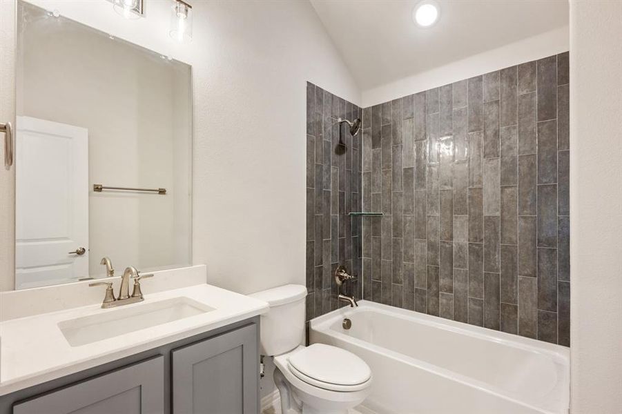 Image 37 of a home in East Oak Creek 50-55. Image 37 of a home in East Oak Creek 50-55.