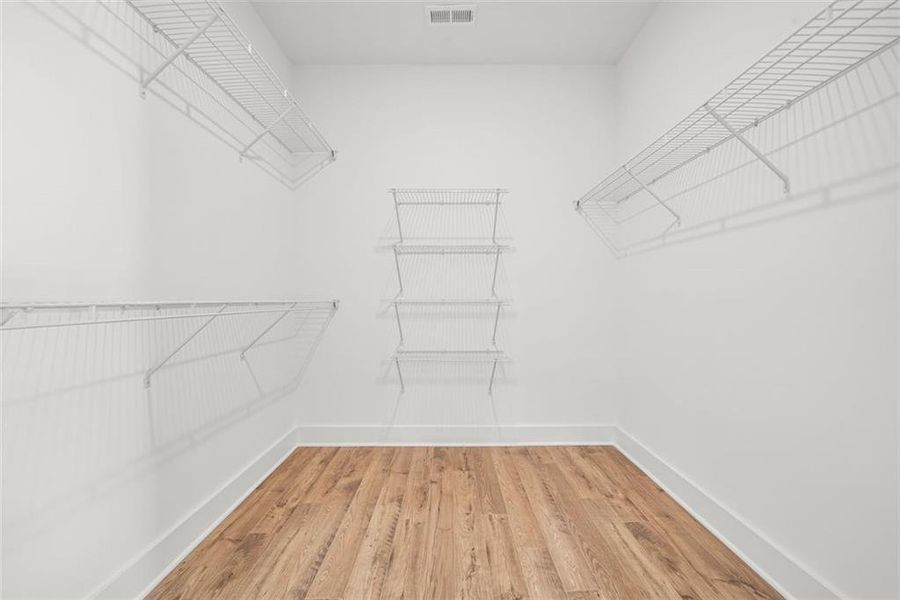 Spacious, unfurnished interior of a new home in , Atlanta (Image 25).