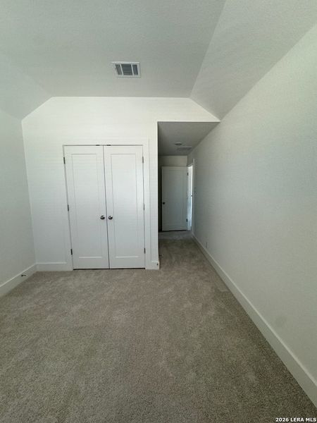 Spacious, unfurnished interior of a new home in Davis Ranch, San Antonio (Image 11).
