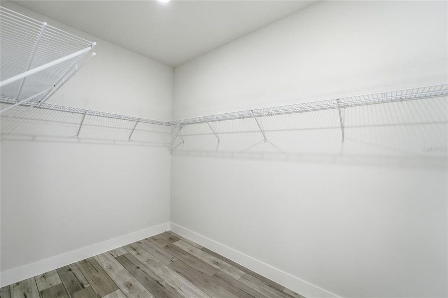 Spacious, unfurnished interior of a new home in , Citrus Springs (Image 13).