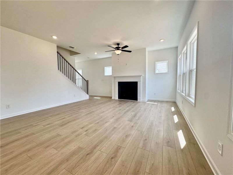 Spacious, unfurnished interior of a new home in Eastlyn Crossing, Flowery Branch (Image 12).