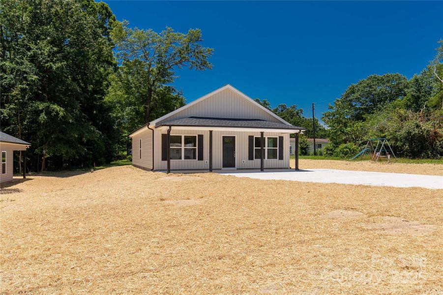 Front exterior of a new home in , Clover, SC, highlighting curb appeal (Image 15). Front exterior of a new home in , Clover, SC, highlighting curb appeal (Image 15).
