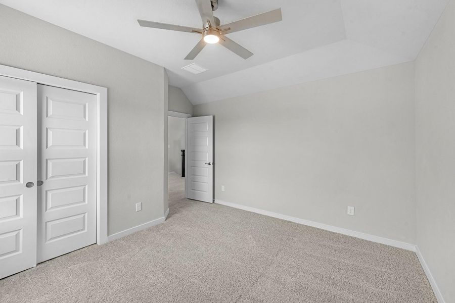 Spacious, unfurnished interior of a new home in Briarwood Crossing, Rosenberg (Image 29).
