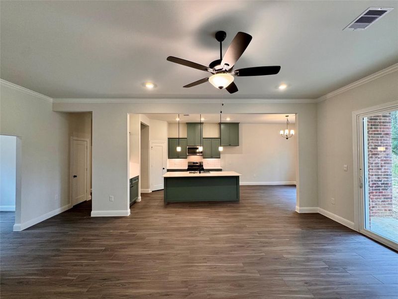 Spacious, unfurnished interior of a new home in Encino Estates, Dayton (Image 13).