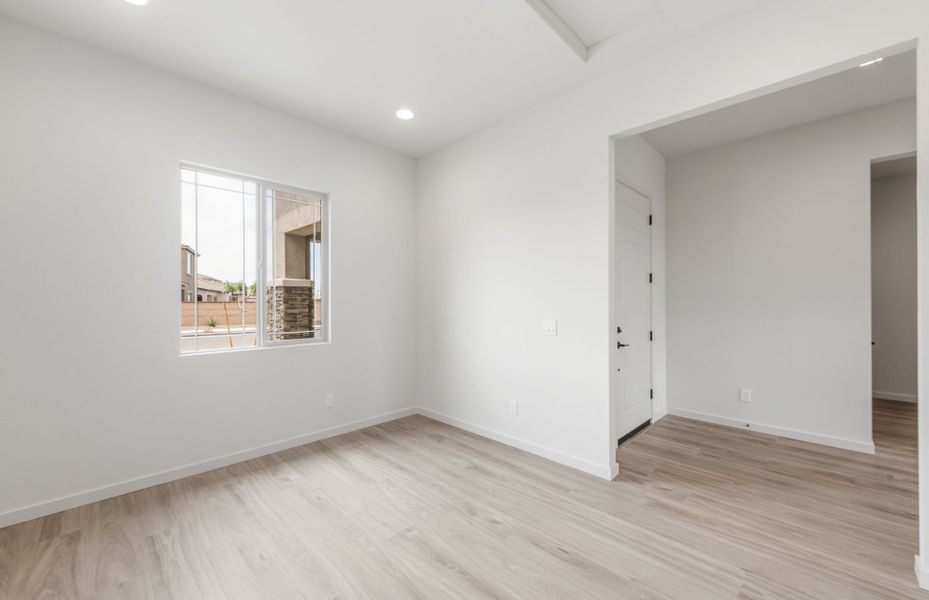 Spacious, unfurnished interior of a new home in Legado West, Queen Creek (Image 26). Spacious, unfurnished interior of a new home in Legado West, Queen Creek (Image 26).
