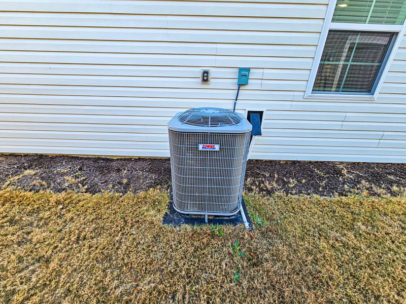 Exterior details and patio area of a home in , Columbia (Image 25).