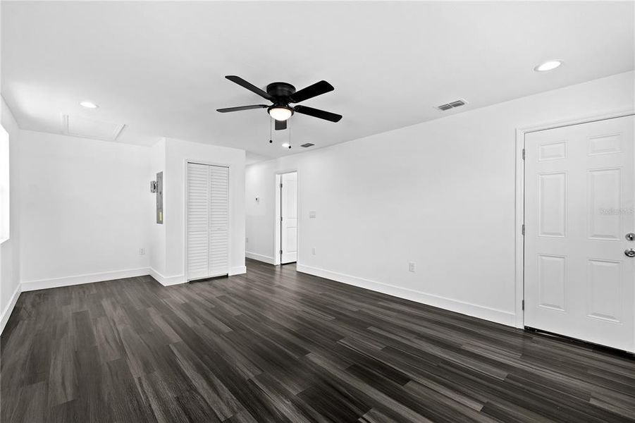 Spacious, unfurnished interior of a new home in , St. Petersburg (Image 63). Spacious, unfurnished interior of a new home in , St. Petersburg (Image 63).