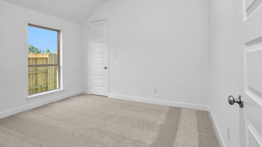 Spacious, unfurnished interior of a new home in Evergreen 50', Conroe (Image 9).