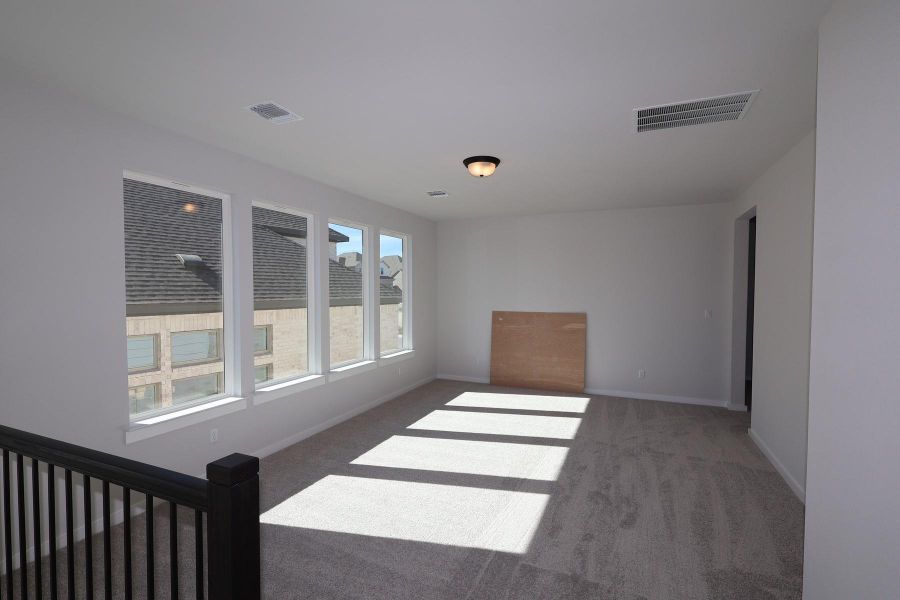 Spacious, unfurnished interior of a new home in Lariat, Liberty Hill (Image 21).