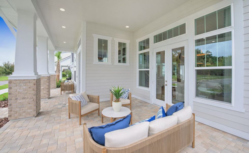 Exterior details and patio area of a home in Oakmont, Gainesville (Image 22).