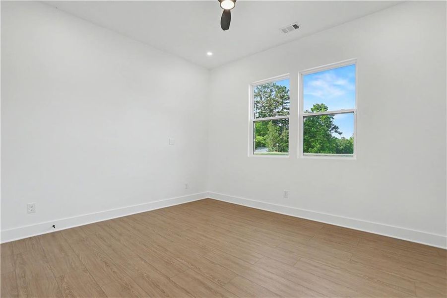 Spacious, unfurnished interior of a new home in , Gainesville (Image 15).
