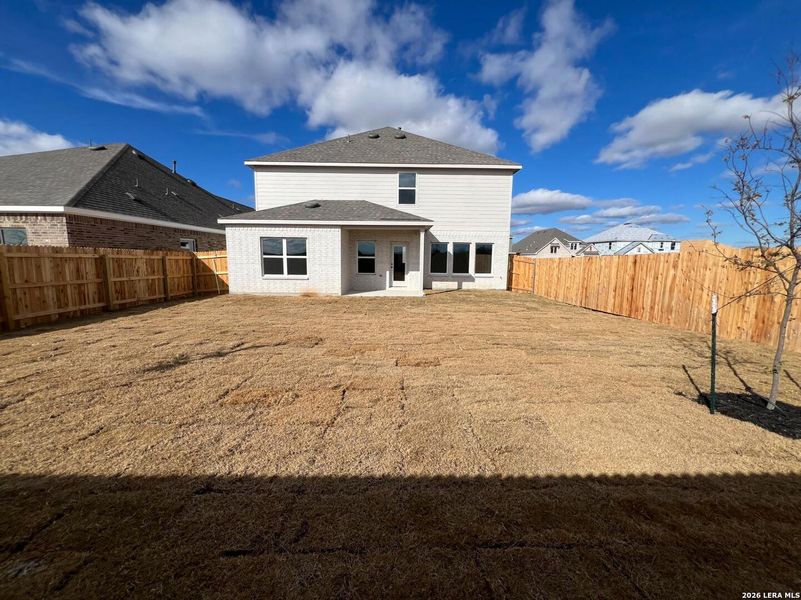 Exterior details and patio area of a home in Nopal Valley, San Antonio (Image 22).