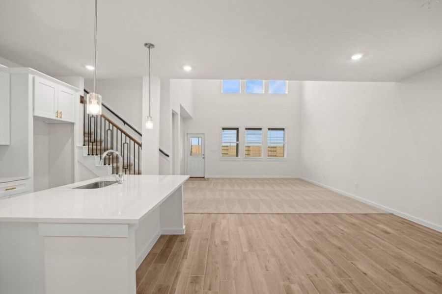 Spacious, unfurnished interior of a new home in Creekhaven, Iowa Colony (Image 12).