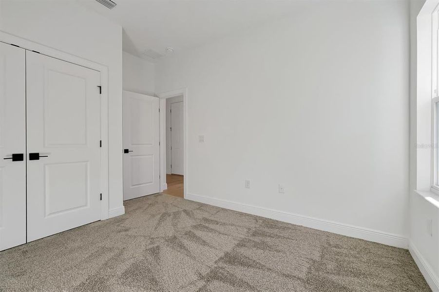 Spacious, unfurnished interior of a new home in Prairie Oaks, St. Cloud (Image 23).