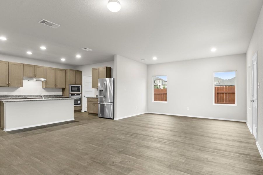 Spacious, unfurnished interior of a new home in Oaks at San Gabriel, Georgetown (Image 23).