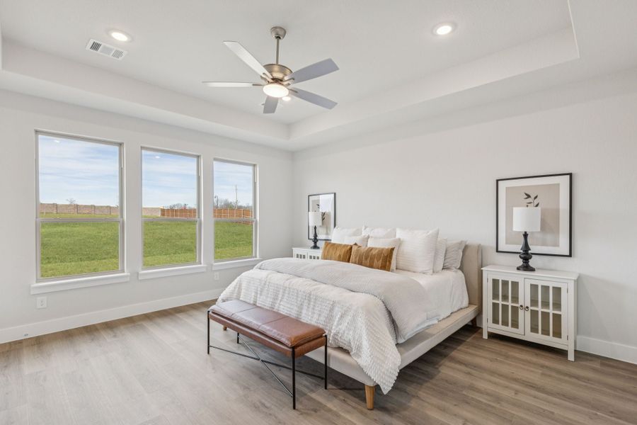 Representative furnished interior of a home built from the Emerson by Centre Living Homes in Lakeway Estates, Waxahachie (Image 38).