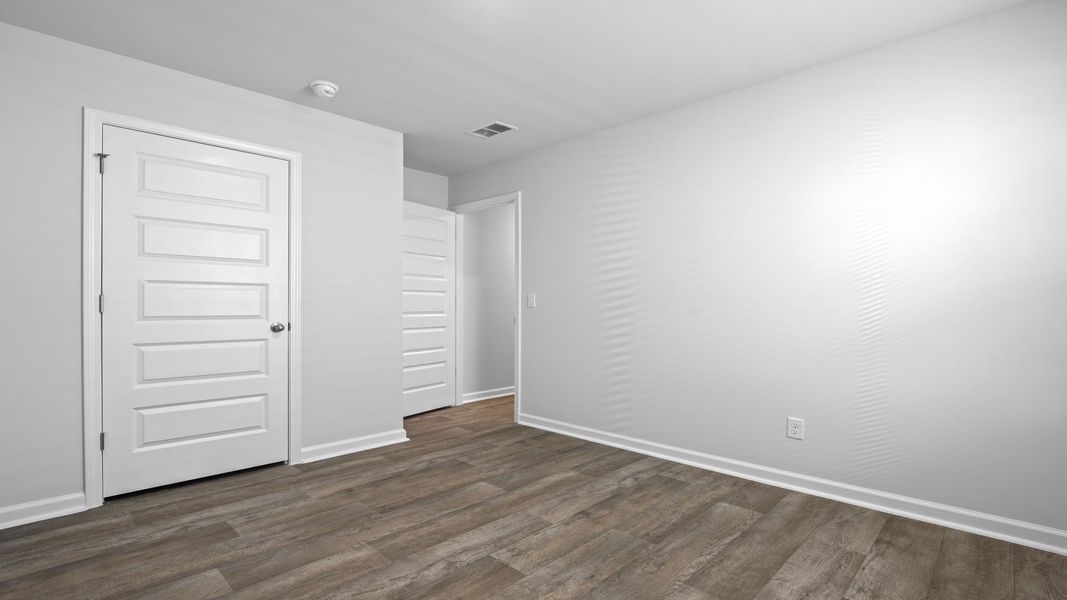 Spacious, unfurnished interior of a new home in Rice Hope, Port Wentworth (Image 23).