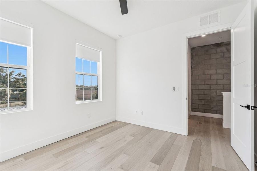 Spacious, unfurnished interior of a new home in , St. Petersburg (Image 45).