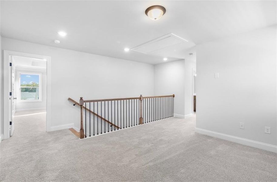 Spacious, unfurnished interior of a new home in Ridge Pointe, Athens (Image 9).