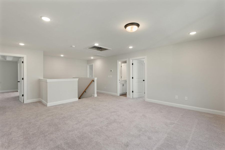 Spacious, unfurnished interior of a new home in Wexford, Elon (Image 34). Spacious, unfurnished interior of a new home in Wexford, Elon (Image 34).