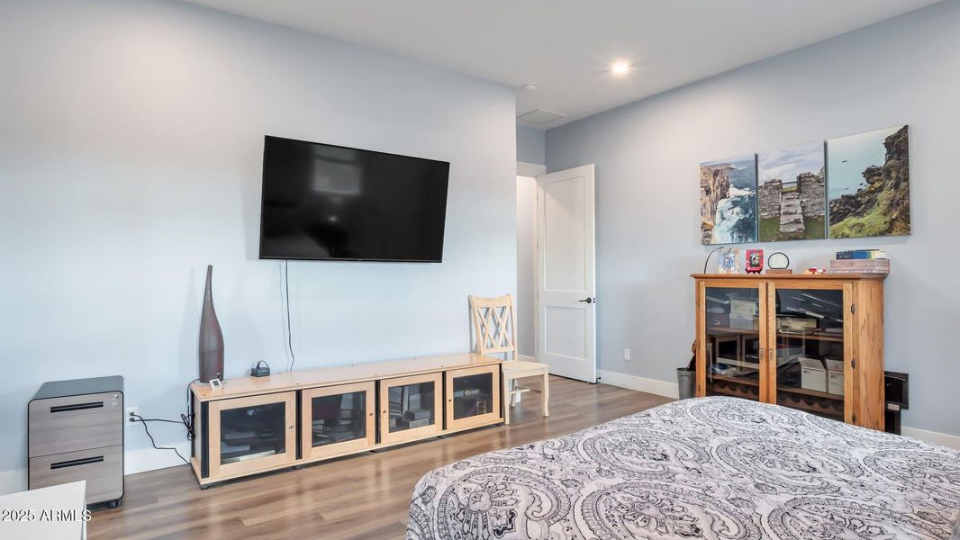 Master Bedroom Master Bedroom