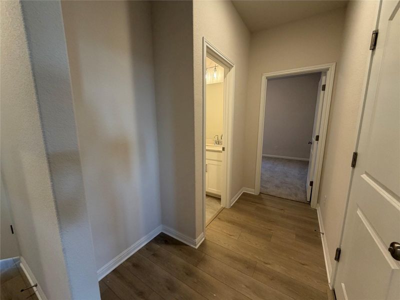 Spacious, unfurnished interior of a new home in Willow Springs, Buda (Image 22).