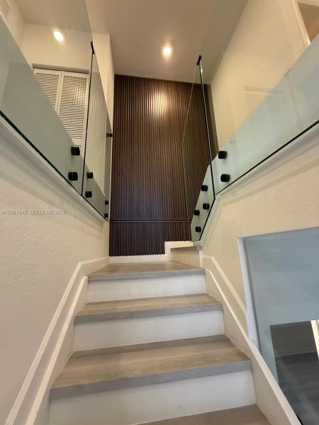 Image 36 of a home in .
